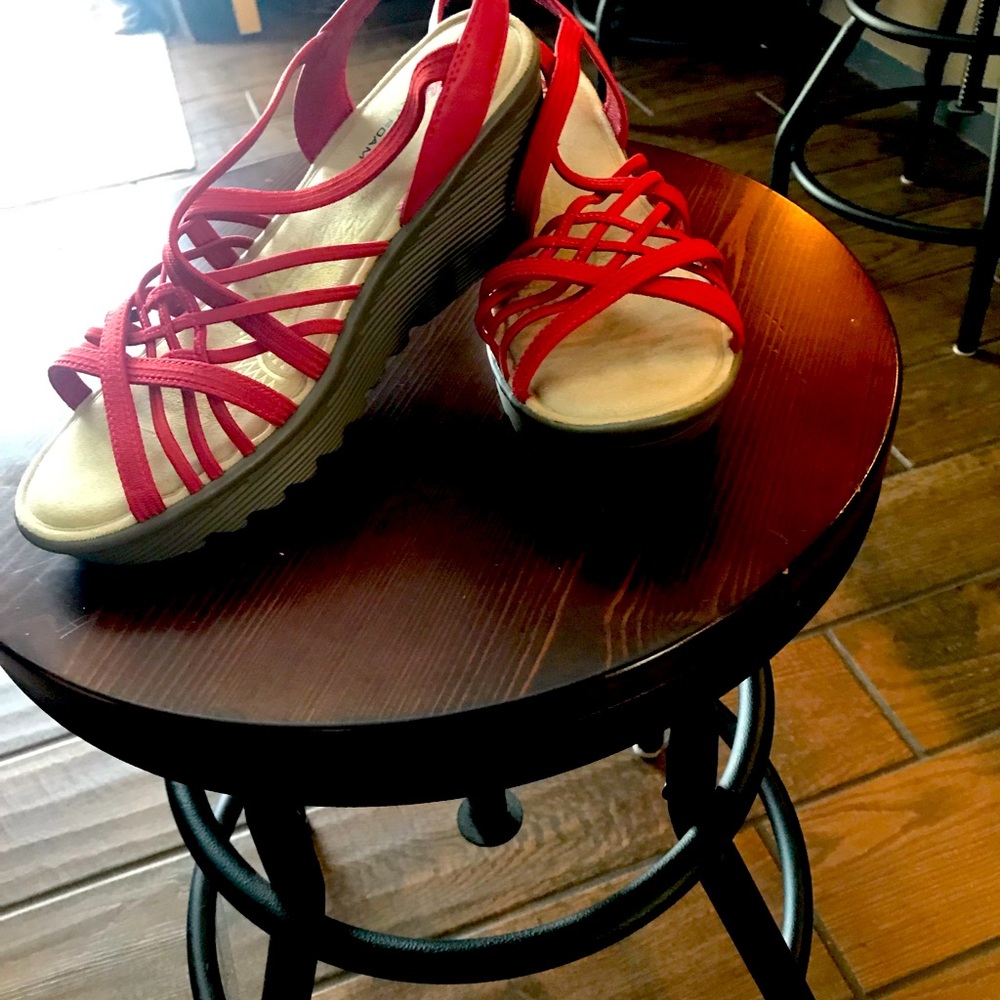 Skechers super comfy Red Sandal 7